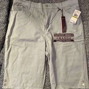 BNWT Gloria Vanderbilt Celestial Blue Amanda Heritage Fit Bermuda Jean Shorts